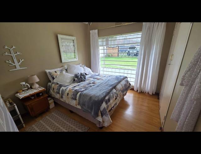 5 BEDROOM HOUSE FOR SALE IN BRACKENHURST